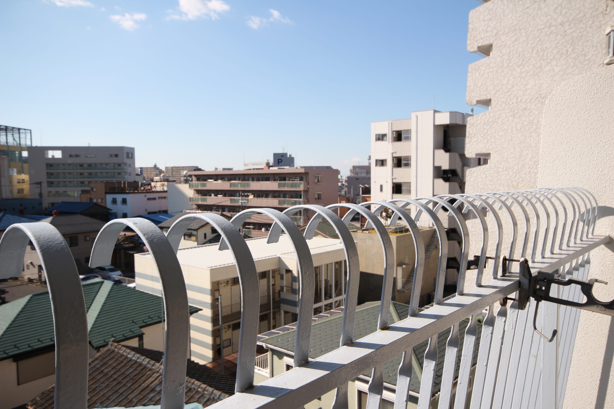 マンションのベランダから見た風景