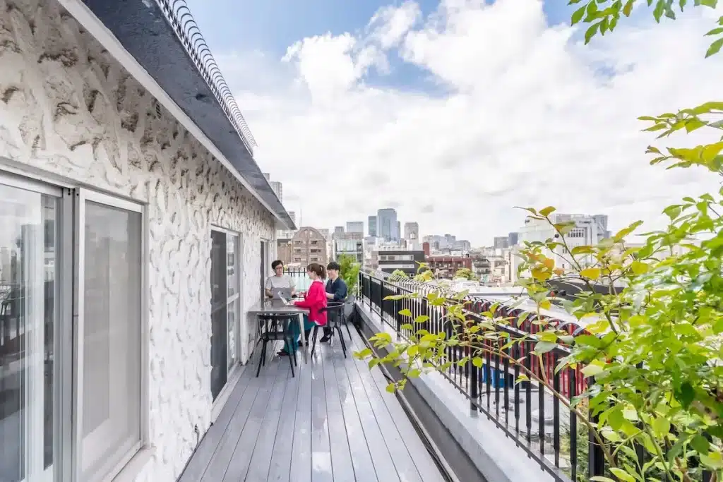 床材を変えてくつろぎ空間にする