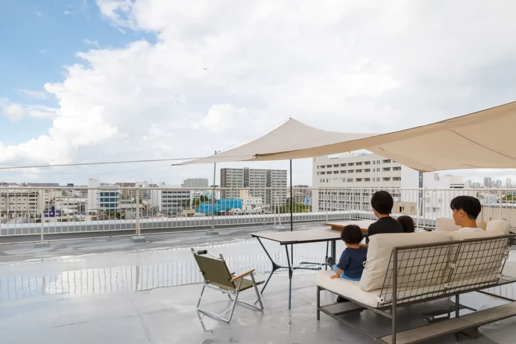 事例③外部空間と調和する設計で光や風を感じながら過ごす