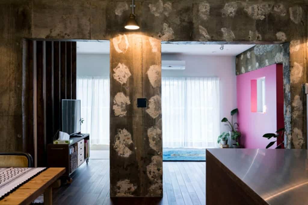 バラガンピンクの多趣味な家