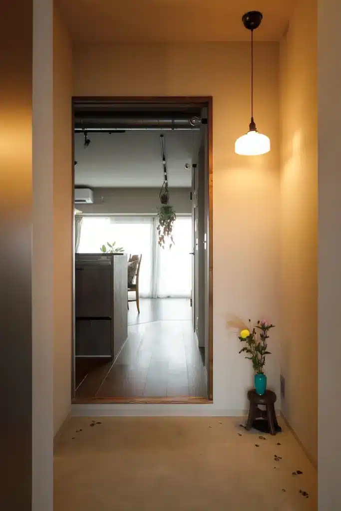 ① 壁で仕切らず、光と風が通る余白をつくる