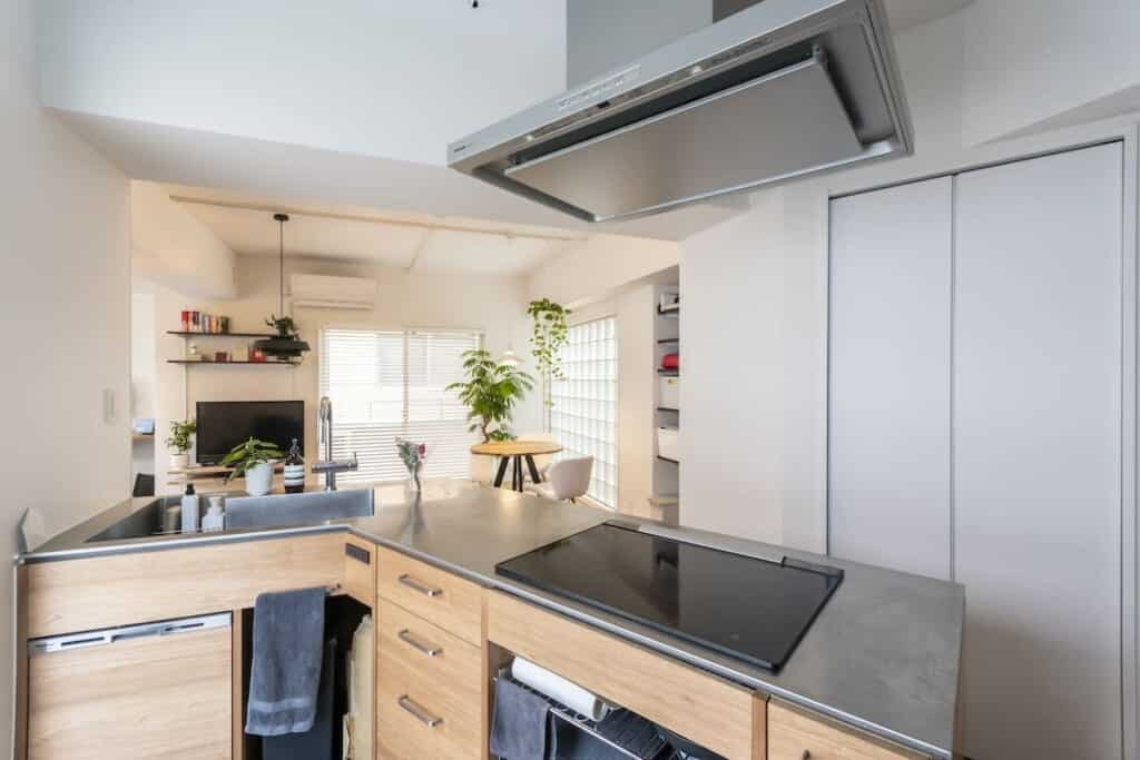 【番外編:への字型キッチン】変形の部屋に、変形のキッチン